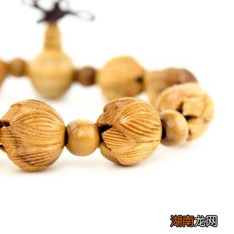 湿桃木为什么用盐水煮会变色