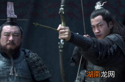 吕布被称为三国第一猛将,为何曹操没有收服他呢?