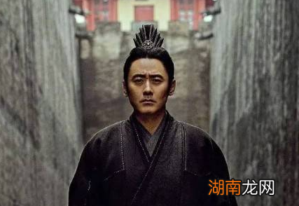 司马懿是怎么与生性多疑的曹操共处呢?