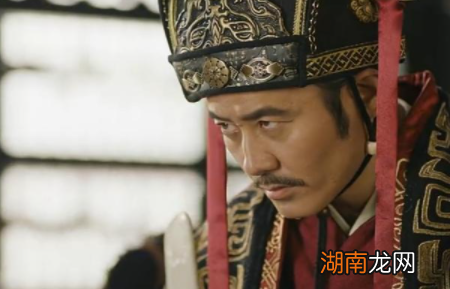 司马懿是怎么与生性多疑的曹操共处呢?