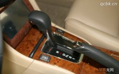 变速器操纵杆和驻车制动器操纵杆区别