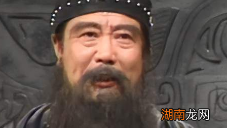 历史上十八路诸侯讨伐董卓的时候，为何荆州的刘表不参与其中？