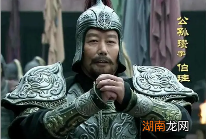 公孙瓒的实力远超袁绍,为何短暂崛起又迅速败亡?