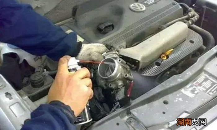 汽车排气管积碳怎么清理