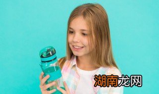 这孩子怎么这么不懂事呢,孩子不懂事你也不懂事