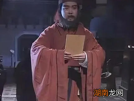 曹丕登基后在忌惮什么 曹丕为何没有对汉献帝下手