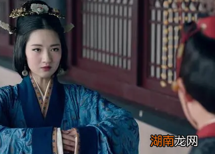 曹丕登基后在忌惮什么 曹丕为何没有对汉献帝下手