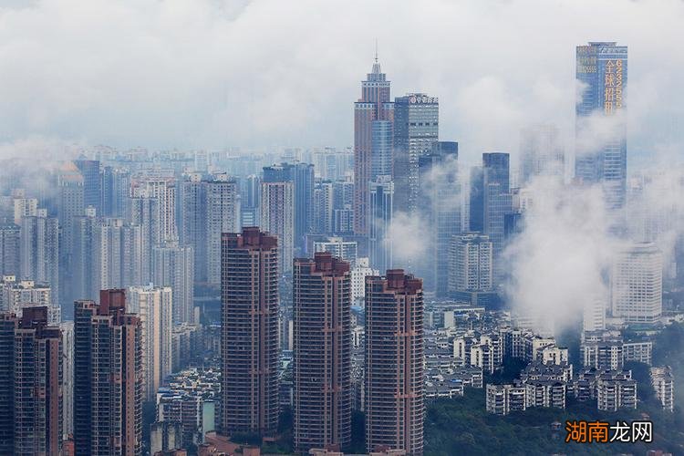 重庆为什么叫雾都,从地形和气候来看