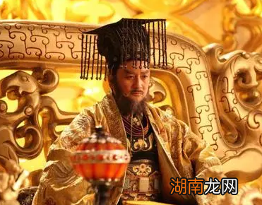 杨坚为什么能顺利建立隋朝?他是如何夺权的?