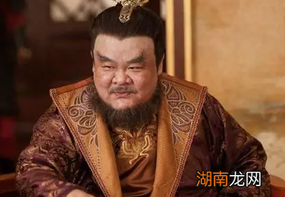 杨贵妃比自己小十几岁，安禄山为何请求当她的养子？