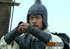 吕蒙攻下荆州后，他是如何稳定荆州百姓的民心呢?