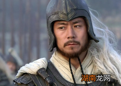 吕蒙攻下荆州后，他是如何稳定荆州百姓的民心呢?