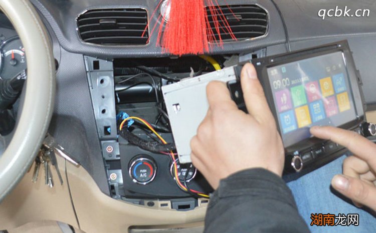 装导航和倒车影像多少钱