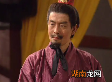 孙策没有传给他的儿子孙绍,而是传给了孙权呢?