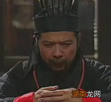 刘备死后，蜀汉后期的人才逐渐稀少是因为什么？