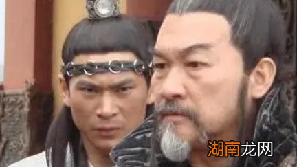 宇文化及为什么不效仿曹操,“挟天子以令诸侯”?