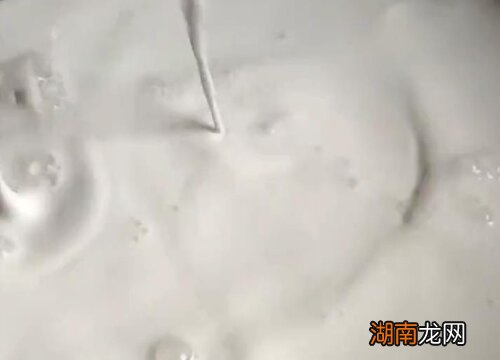 牛奶浇花的正确方法及需要注意什么