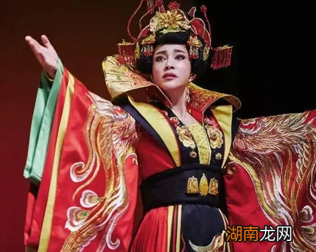 武则天是怎么上当皇帝 武则天最后为何把江山还给李家