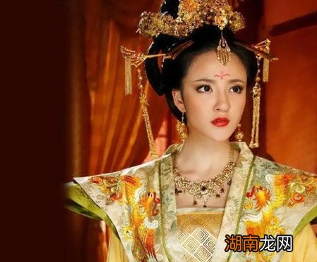 武则天是怎么上当皇帝 武则天最后为何把江山还给李家