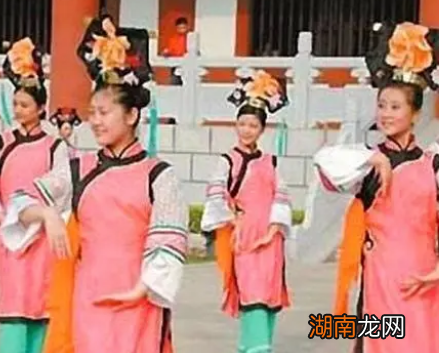 清朝宫女生活那么苦 古人为什么还送女儿进宫