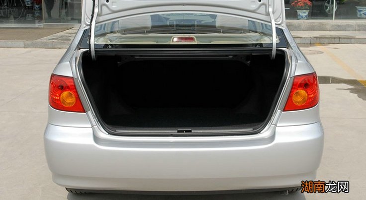 丰田corollaex后备箱怎么开