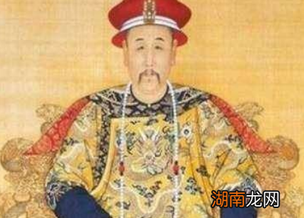 乾隆继位时为什么要痛哭 乾隆是喜还是悲