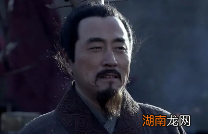 萧何为什么甘居人下,主动推举刘邦做头领呢?