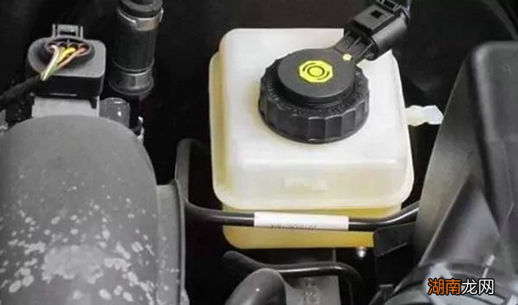 刹车油超过上限会怎么样