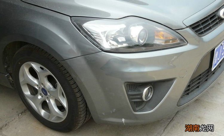 前杠修复喷漆要多少钱