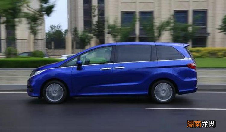 开车时车内嗡嗡噪音大的原因