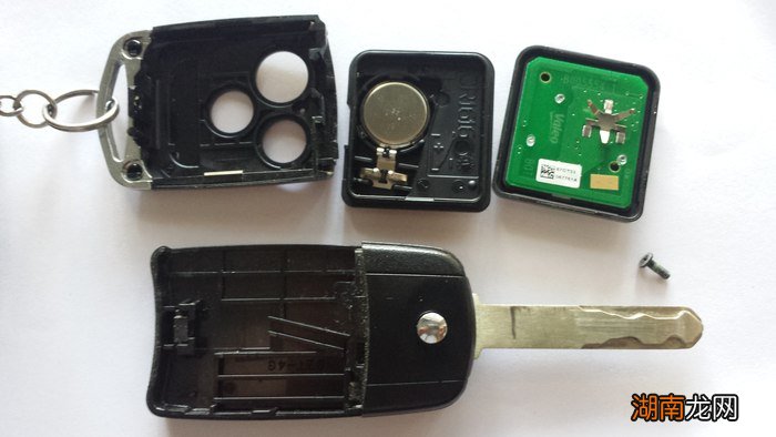 哈弗f7x钥匙怎么换电池