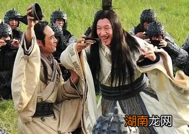 孙膑被实施黥型后，是如何报复同门庞涓的？