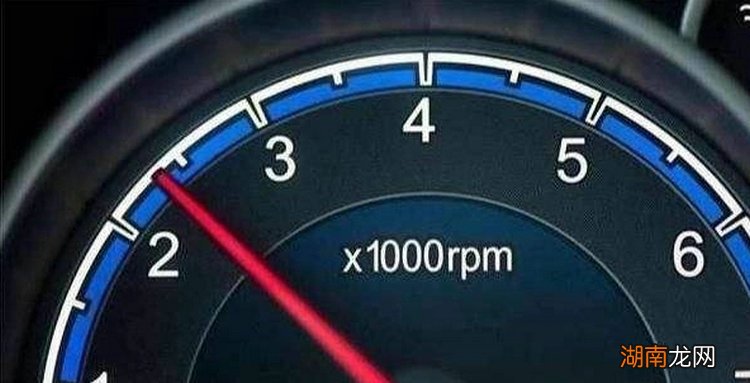 汽车怠速一般多少转