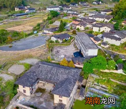 古代百姓为什么给地主打工也不去开荒种地 古人有那么傻吗