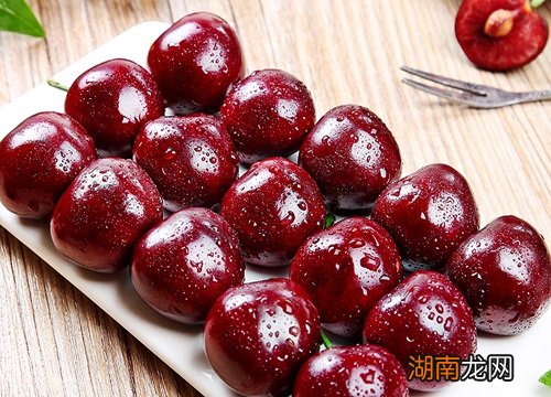 什么样的车厘子更好吃 车厘子颜色黑的跟红的区别