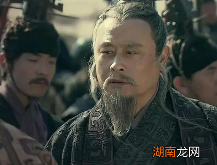 秦始皇死后扶苏身边就有三十万大军 扶苏为何看到圣旨就自杀了