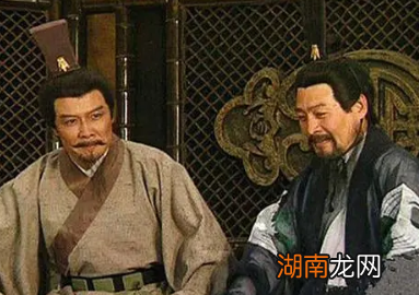 刘备为什么携民渡江？百姓又为什么跟着刘备一起跑呢？