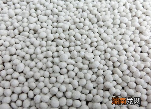 复合肥的最佳使用方法 复合肥做底肥烧苗吗