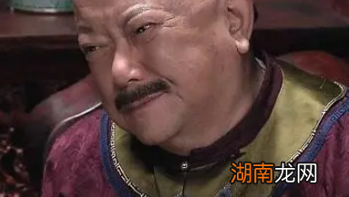 和珅位高权重，为什么不趁机培养自己的势力？