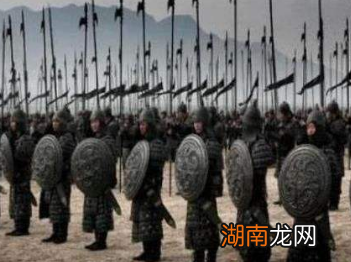 秦朝大军那么厉害，为何仅仅几年就灭亡了？