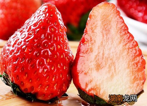 草莓的种子在草莓的哪个部位生长