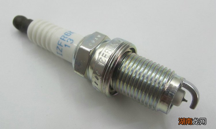双铂金和双铱金火花塞哪个好