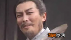 赤壁之战曹操惨败，是不是说明他的三千谋士不行？