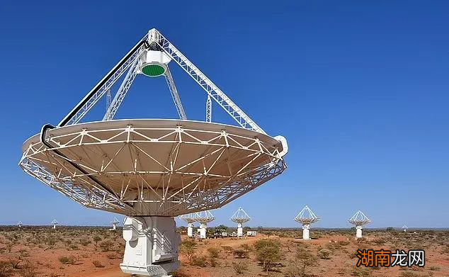 它历经“坎坷”，穿越80亿光年来看你