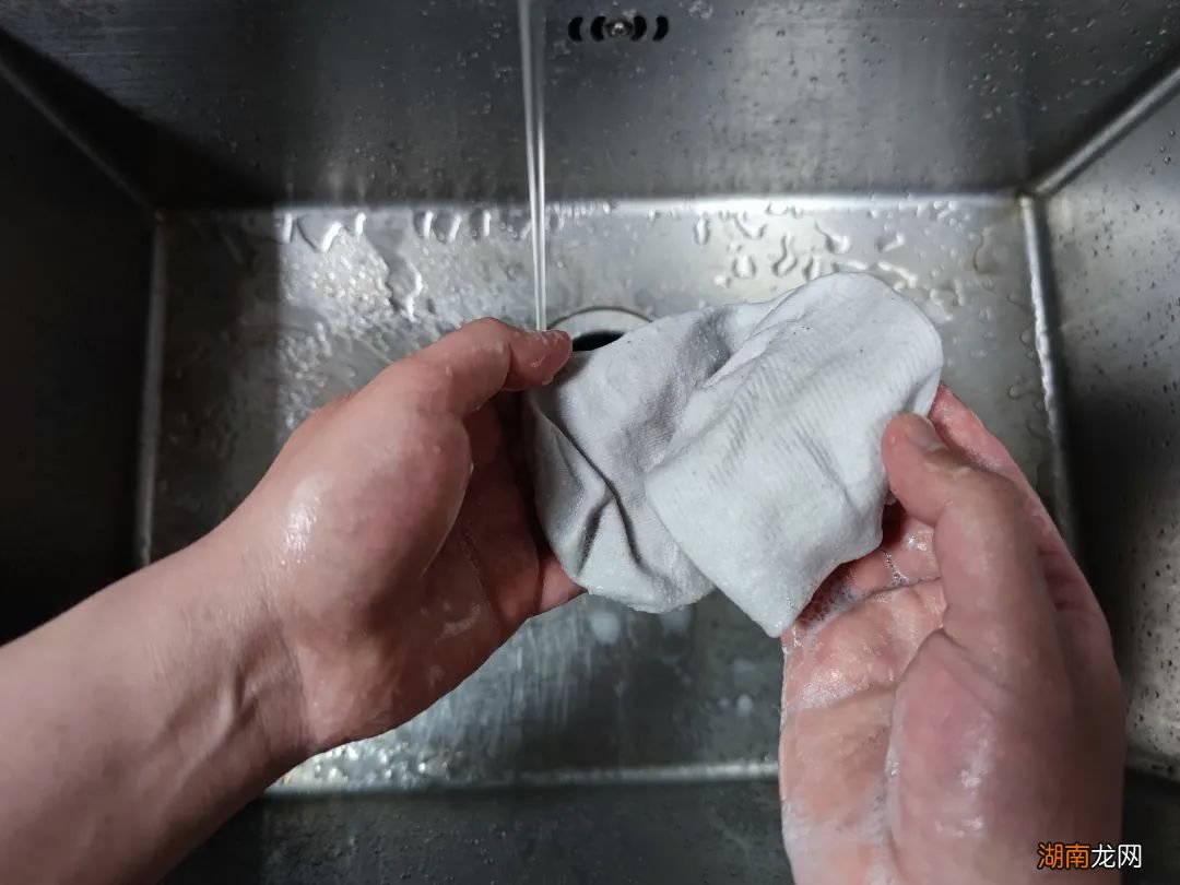 说真的,内裤袜子丢进洗衣机比手洗好!