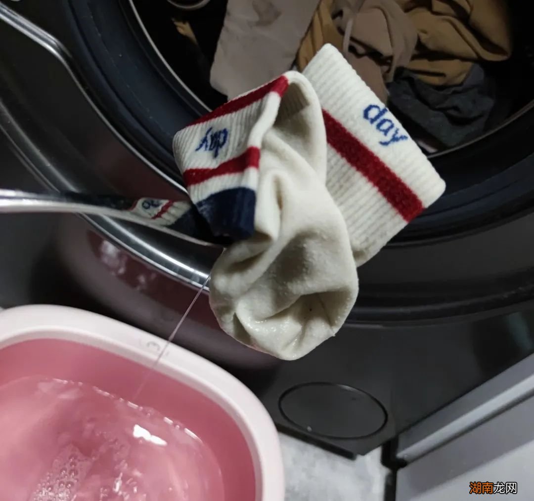 说真的,内裤袜子丢进洗衣机比手洗好!