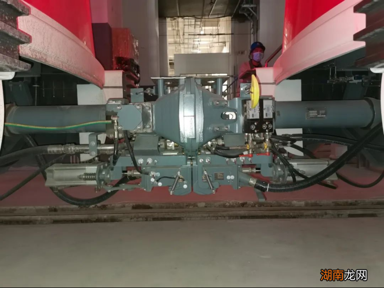 事故原因公布！为何好好的地铁说断就断了？