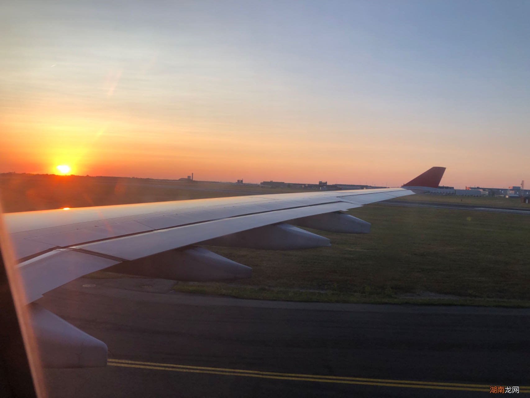 避雷！飞机坐这个位置产生的颠簸感最强烈