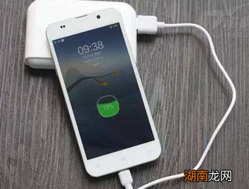 为什么手机充电很慢