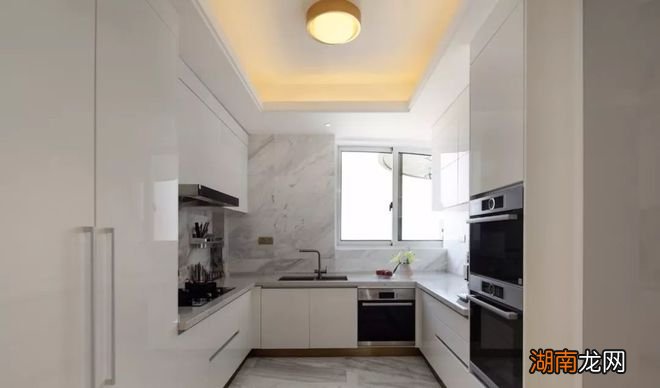 厨房再装一定把这柜子安排上,内嵌电器还收纳多多,空间瞬间宽敞